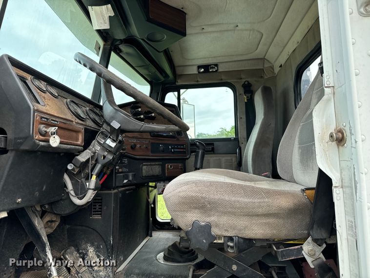 image for item EJ0591 2003 Freightliner FLD112 vacuum truck