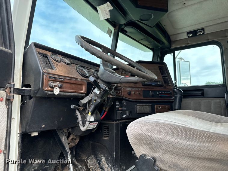 image for item EJ0591 2003 Freightliner FLD112 vacuum truck