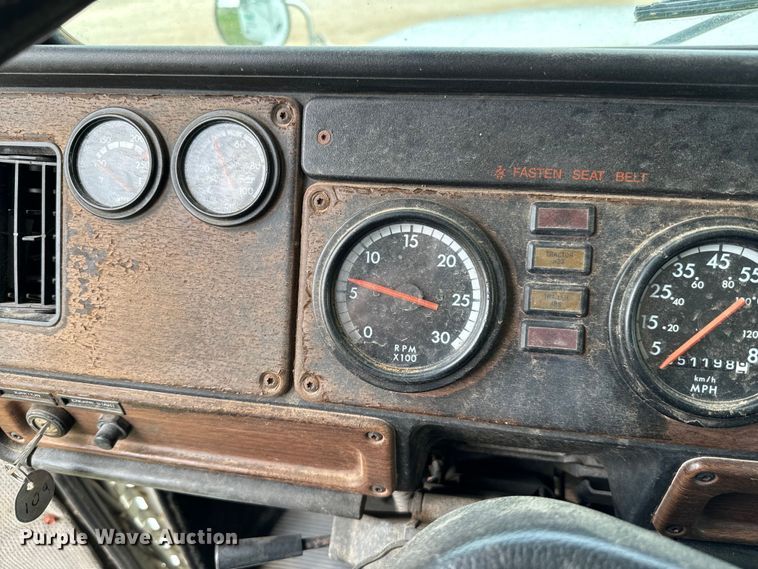 image for item EJ0591 2003 Freightliner FLD112 vacuum truck