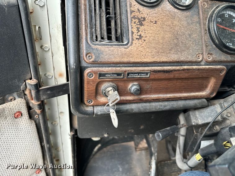 image for item EJ0591 2003 Freightliner FLD112 vacuum truck