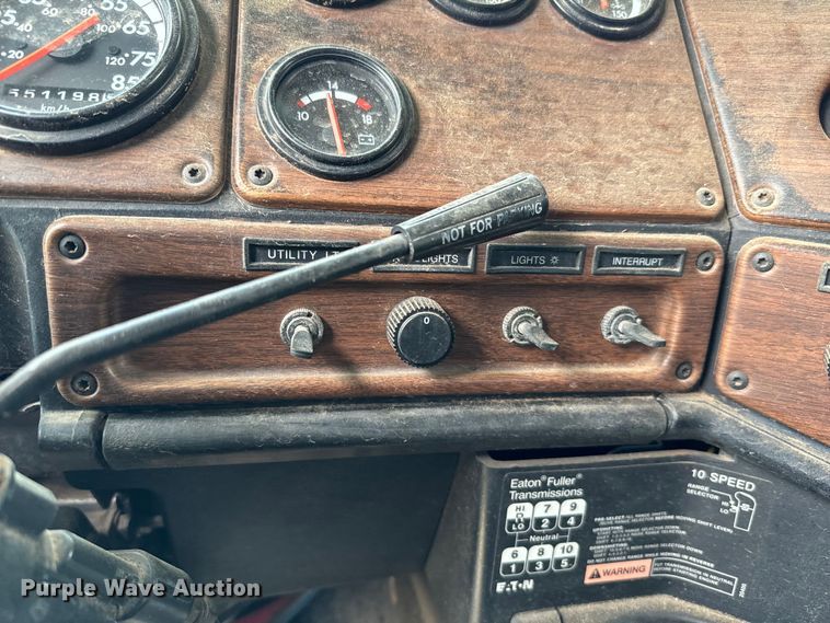 image for item EJ0591 2003 Freightliner FLD112 vacuum truck