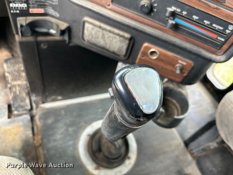 image for item EJ0591 2003 Freightliner FLD112 vacuum truck