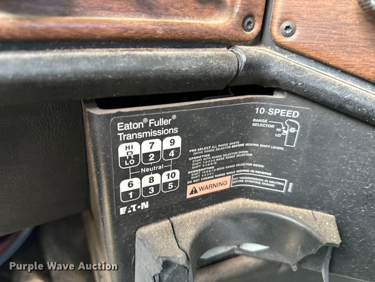 image for item EJ0591 2003 Freightliner FLD112 vacuum truck