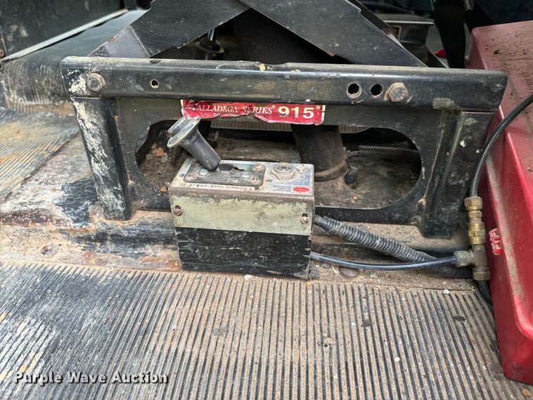 image for item EJ0591 2003 Freightliner FLD112 vacuum truck