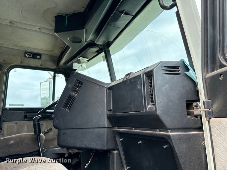 image for item EJ0591 2003 Freightliner FLD112 vacuum truck