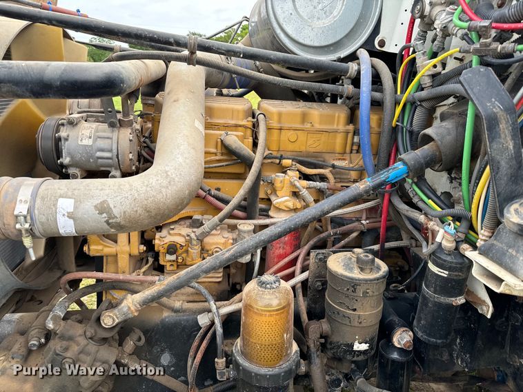 image for item EJ0591 2003 Freightliner FLD112 vacuum truck