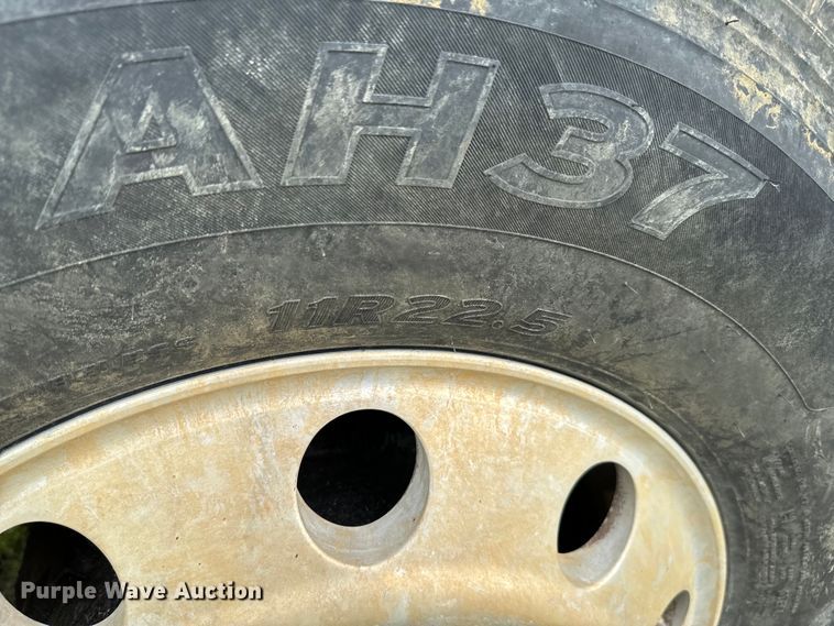 image for item EJ0591 2003 Freightliner FLD112 vacuum truck