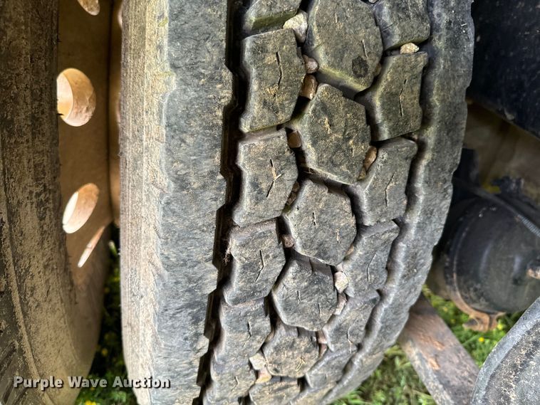 image for item EJ0591 2003 Freightliner FLD112 vacuum truck