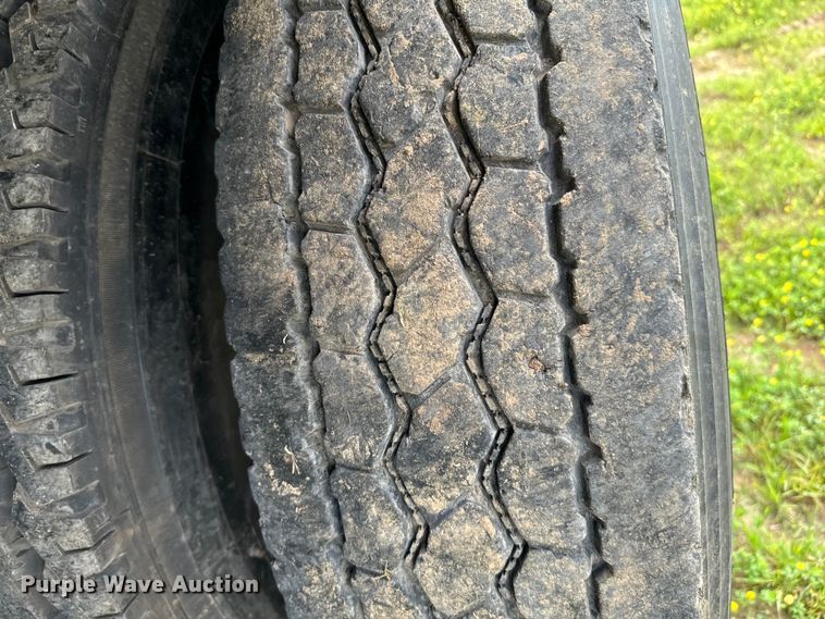 image for item EJ0591 2003 Freightliner FLD112 vacuum truck