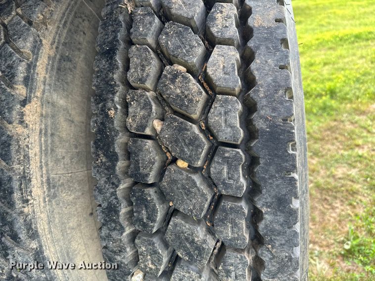 image for item EJ0591 2003 Freightliner FLD112 vacuum truck