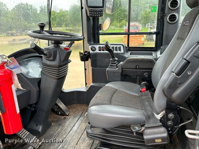 image for item EJ0597 2019 Hyundai  HL970 wheel loader