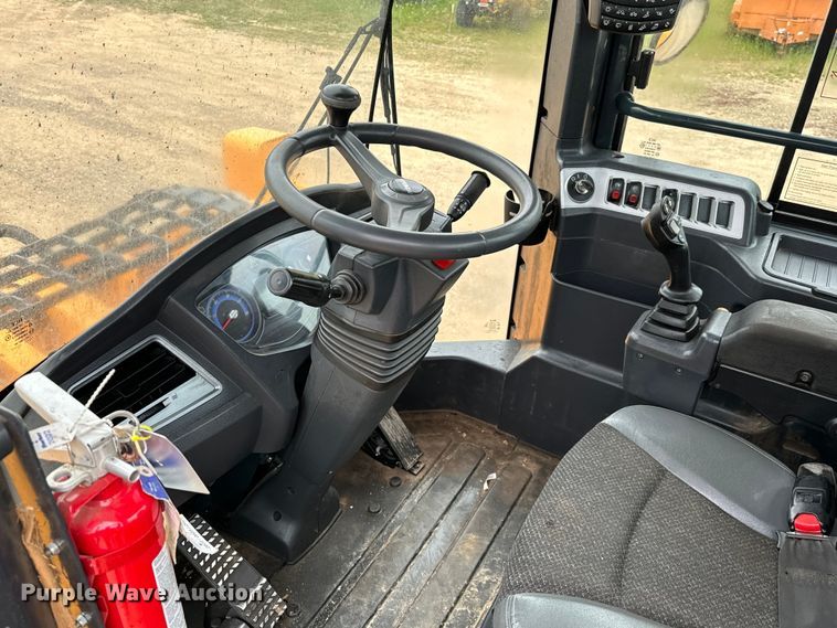 image for item EJ0597 2019 Hyundai  HL970 wheel loader