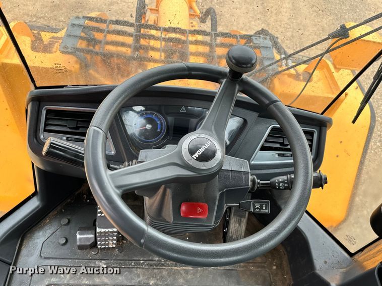 image for item EJ0597 2019 Hyundai  HL970 wheel loader