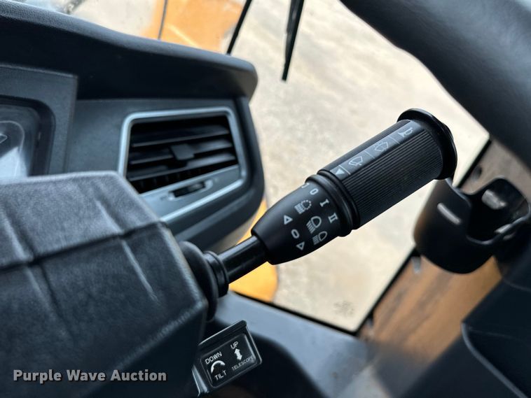 image for item EJ0597 2019 Hyundai  HL970 wheel loader