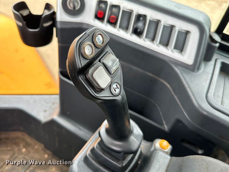 image for item EJ0597 2019 Hyundai  HL970 wheel loader