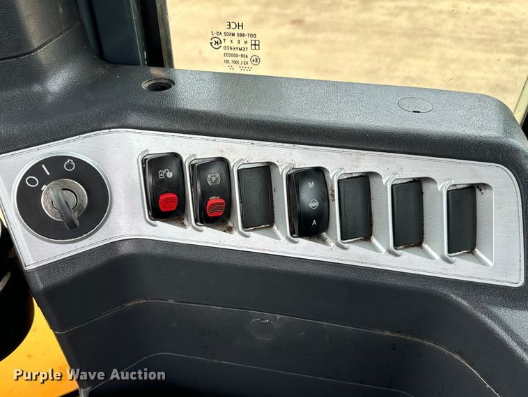 image for item EJ0597 2019 Hyundai  HL970 wheel loader