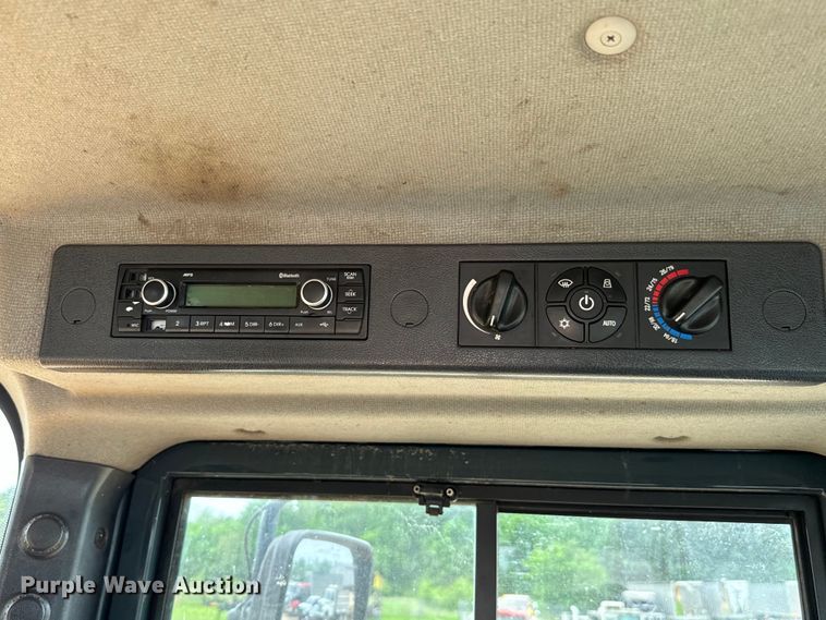 image for item EJ0597 2019 Hyundai  HL970 wheel loader