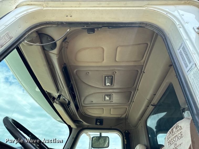 image for item EJ0610 2006 International  5500i dump truck