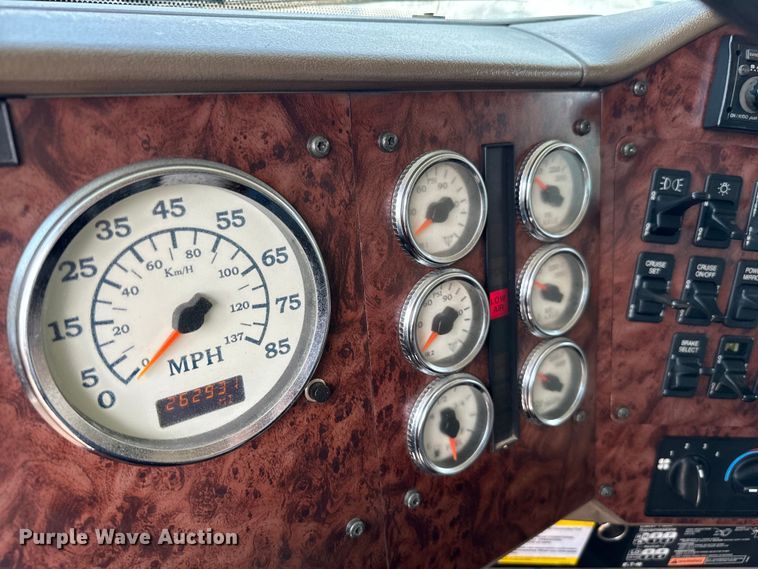 image for item EJ0610 2006 International  5500i dump truck