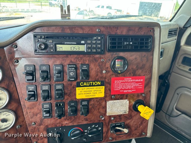 image for item EJ0610 2006 International  5500i dump truck