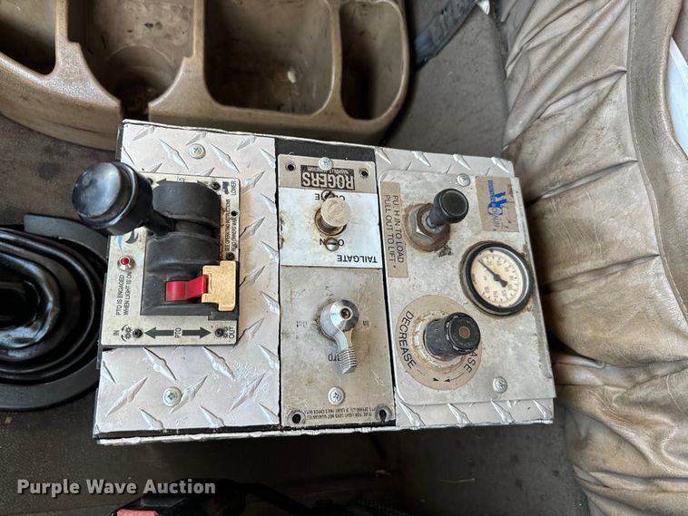 image for item EJ0610 2006 International  5500i dump truck