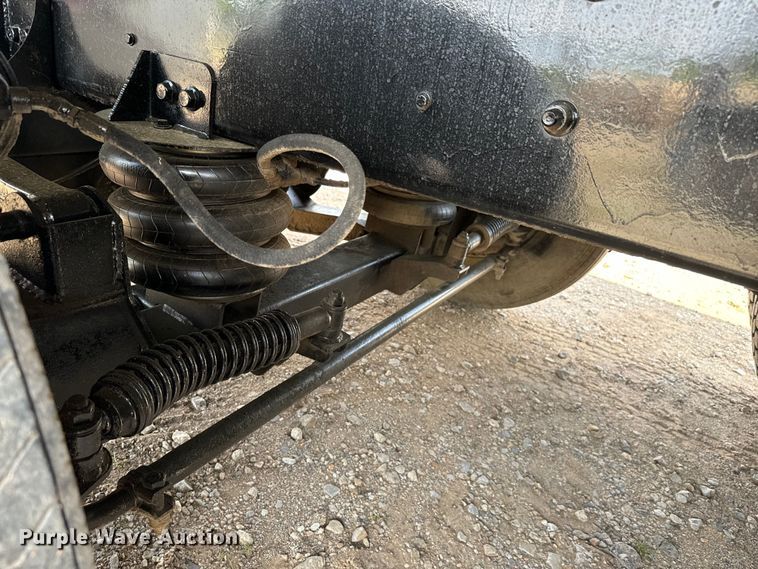 image for item EJ0610 2006 International  5500i dump truck