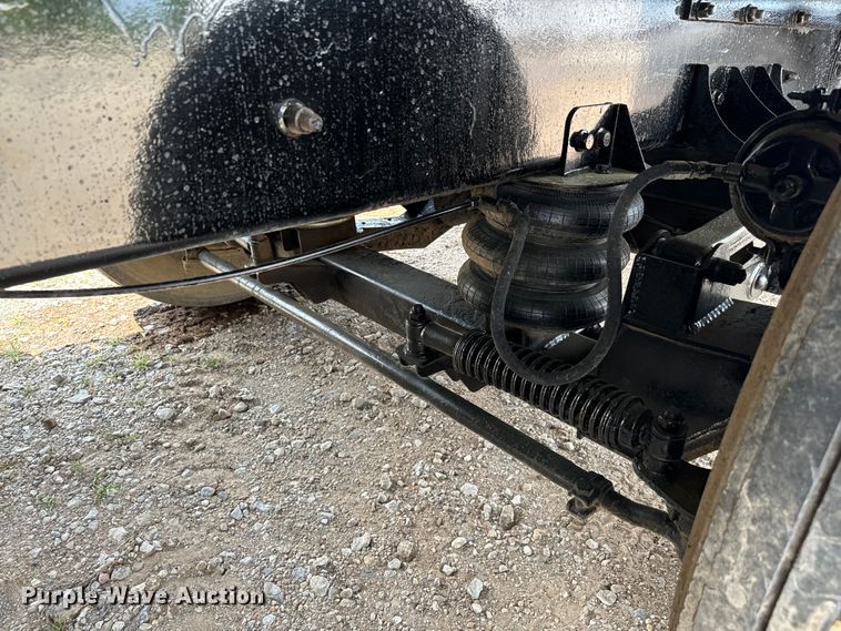 image for item EJ0610 2006 International  5500i dump truck