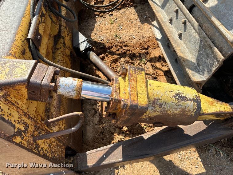 image for item EJ0615 1982 Caterpillar  D6D dozer