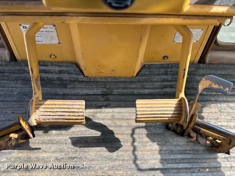 image for item EJ0615 1982 Caterpillar  D6D dozer