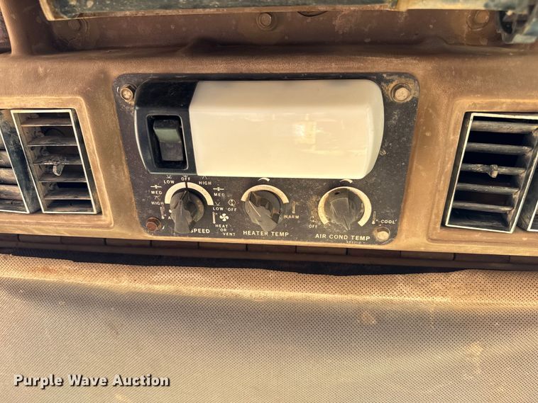 image for item EJ0615 1982 Caterpillar  D6D dozer