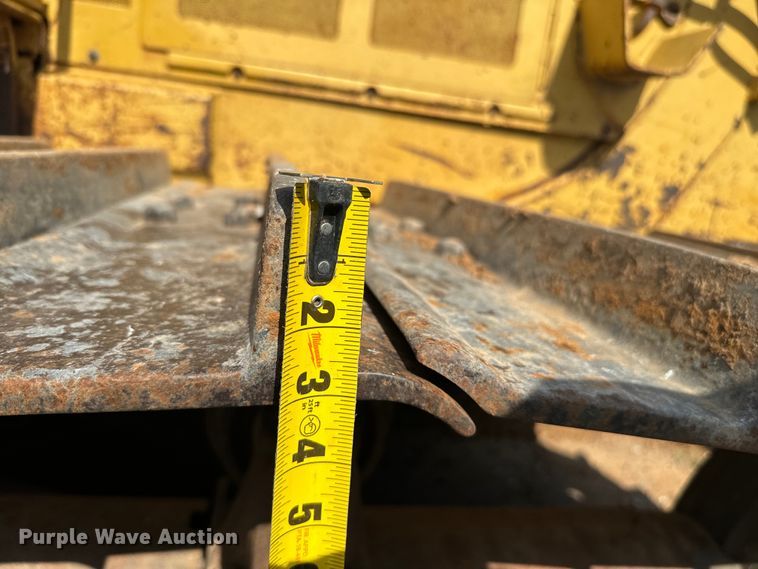 image for item EJ0615 1982 Caterpillar  D6D dozer