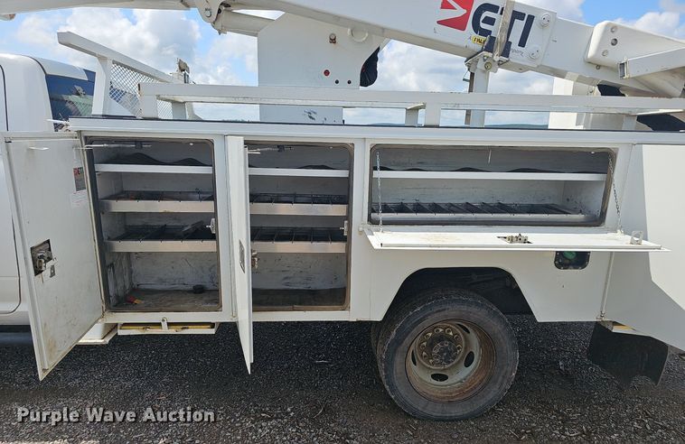 image for item EJ5359 2016 Dodge Ram 5500 HD bucket truck