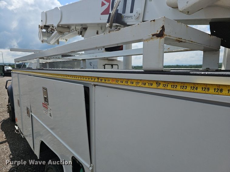 image for item EJ5359 2016 Dodge Ram 5500 HD bucket truck