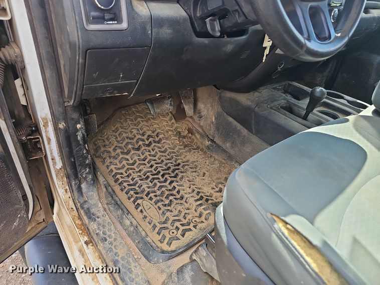 image for item EJ5359 2016 Dodge Ram 5500 HD bucket truck