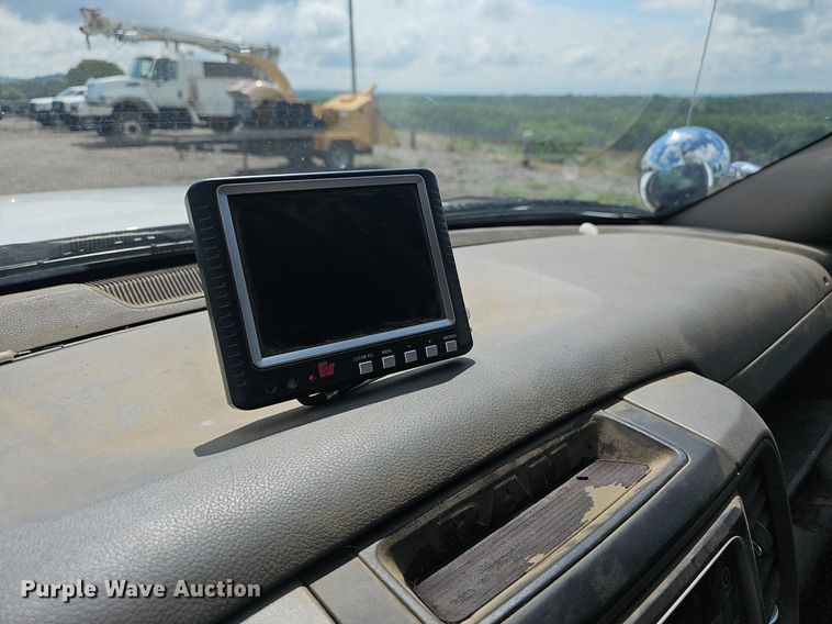 image for item EJ5359 2016 Dodge Ram 5500 HD bucket truck