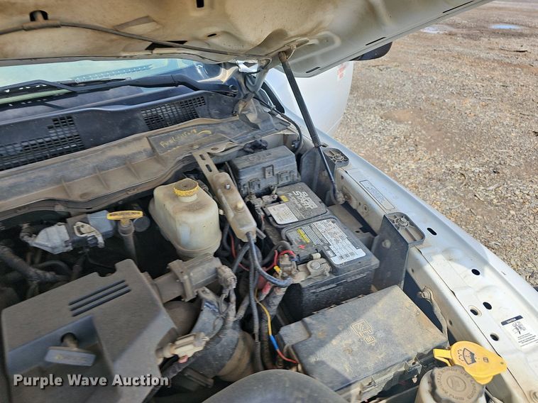 image for item EJ5359 2016 Dodge Ram 5500 HD bucket truck