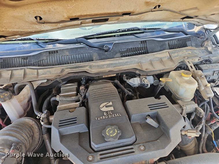 image for item EJ5359 2016 Dodge Ram 5500 HD bucket truck