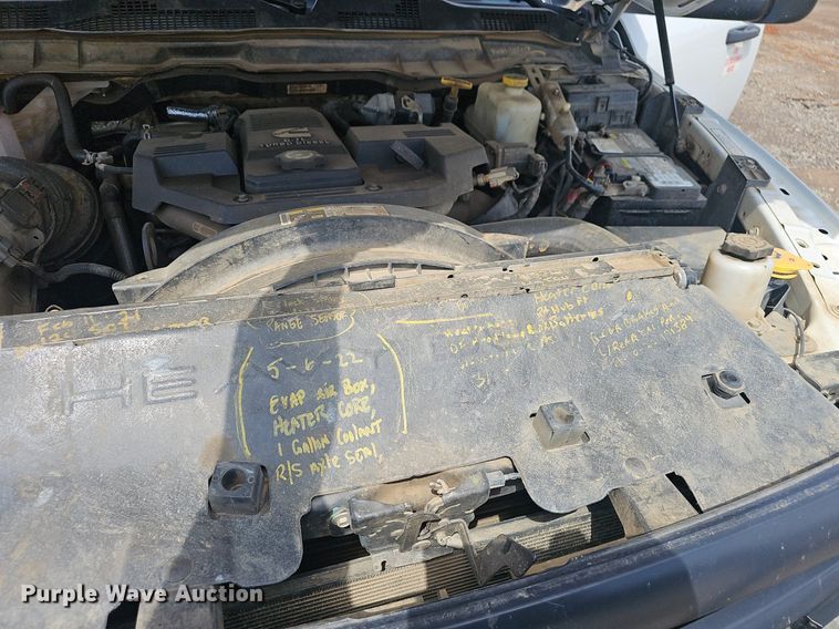 image for item EJ5359 2016 Dodge Ram 5500 HD bucket truck