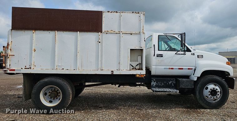 image for item EJ5360 1999 GMC C6500 chipper truck