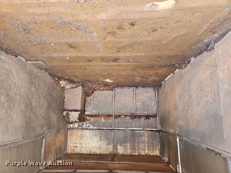 image for item EJ5360 1999 GMC C6500 chipper truck