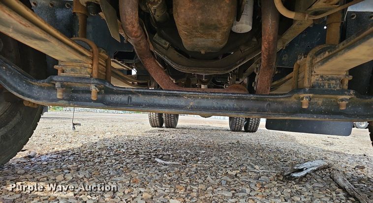 image for item EJ5360 1999 GMC C6500 chipper truck