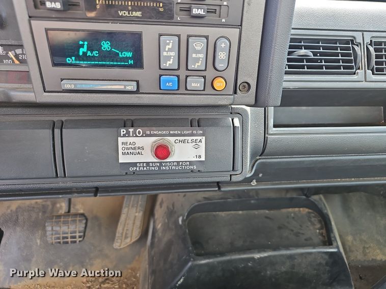 image for item EJ5360 1999 GMC C6500 chipper truck