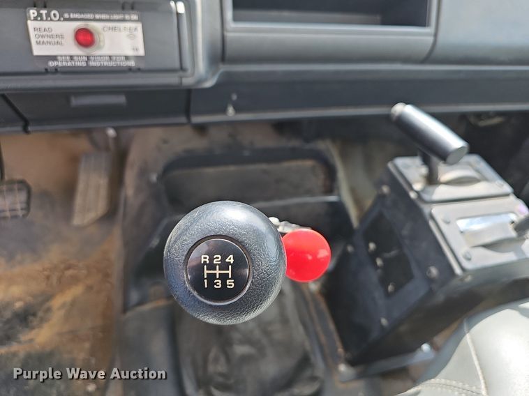 image for item EJ5360 1999 GMC C6500 chipper truck