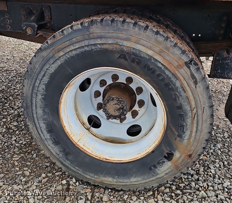 image for item EJ5360 1999 GMC C6500 chipper truck