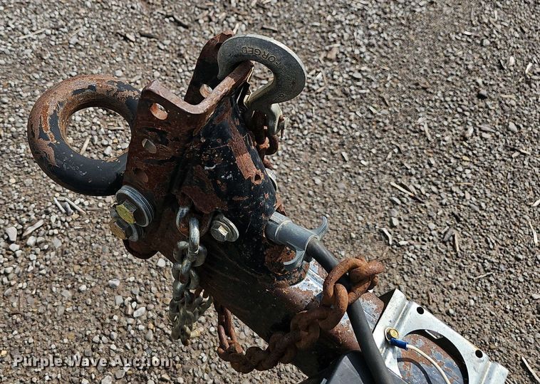 image for item EJ5361 2003 Vermeer BC1400 wood chipper