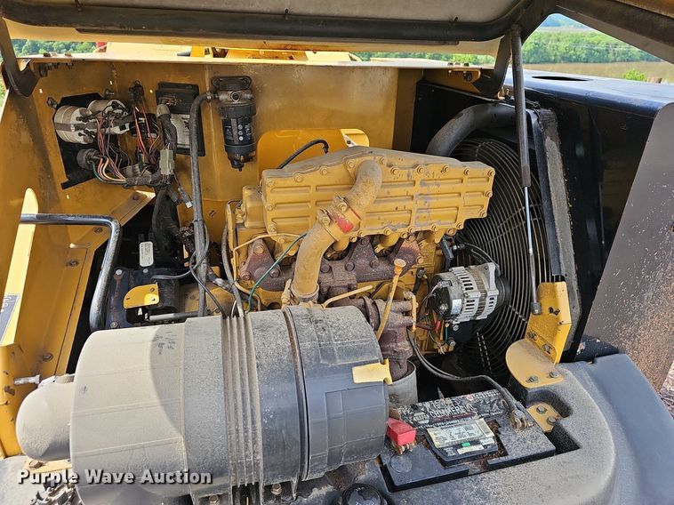 image for item EJ5361 2003 Vermeer BC1400 wood chipper