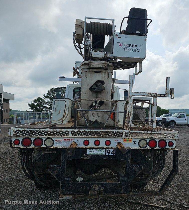 image for item EJ5362 2007 International 7400 digger derrick truck