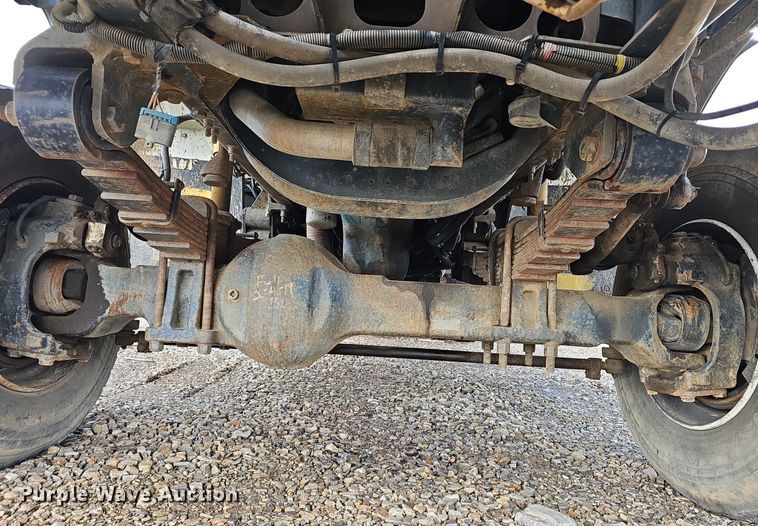 image for item EJ5362 2007 International 7400 digger derrick truck