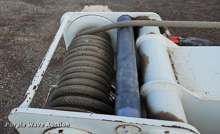 image for item EJ5362 2007 International 7400 digger derrick truck