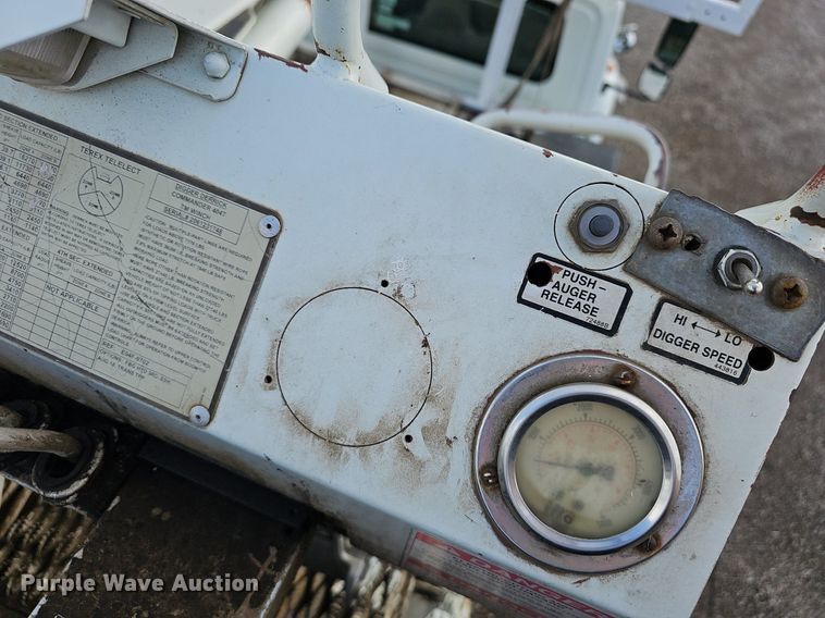 image for item EJ5362 2007 International 7400 digger derrick truck